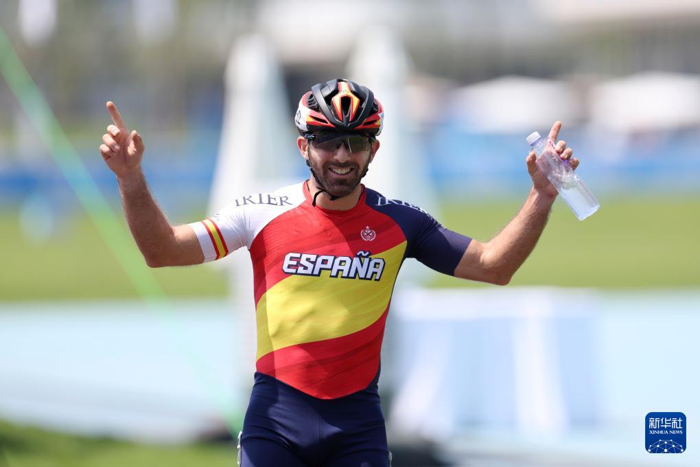 古斯曼获速, 年成都世运, 冠军